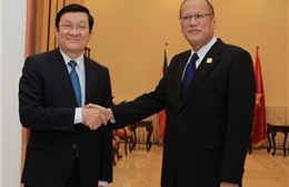 Chủ tịch nước gặp Tổng thống Philippines bên lề APEC 22